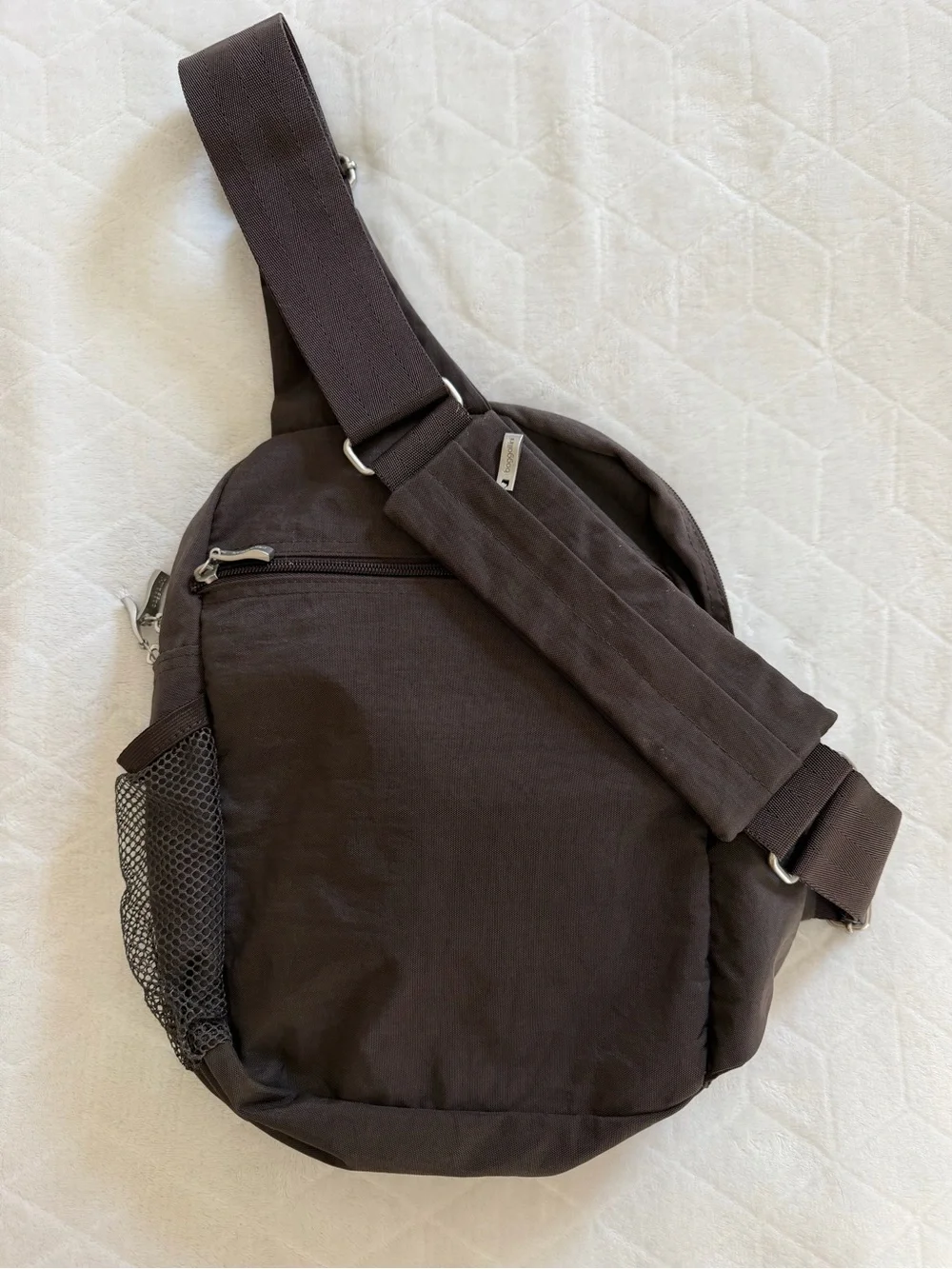 Baggallini sling crossbody travel bag - Picture 3 of 14